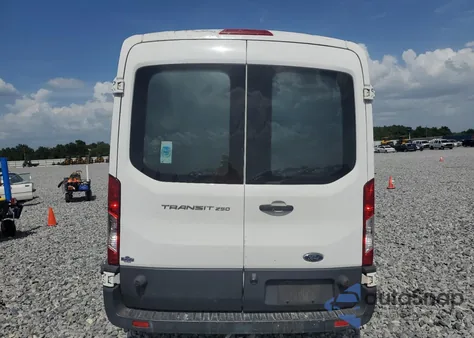2017 Ford Transit T-250 z USA, uszkodzony, nr VIN 1FTYR2CM8HKA13212